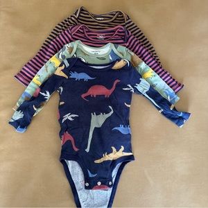 Set of 4 Carter’s boy bodysuit long sleeve